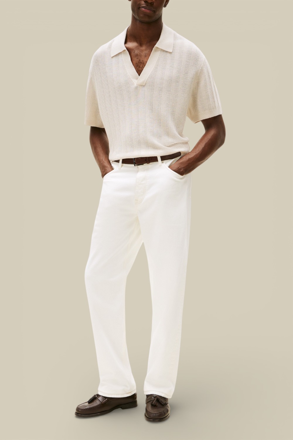 תמונת כל הלוק של חולצת פולו